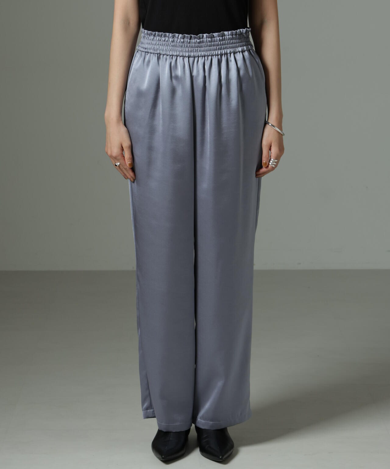 heve ベンツサテンパンツ　ブラック　新品タグ付き　３６サイズ anuke 【SALE】anuke アンヌーク 即日発送 Piping Satin Pants