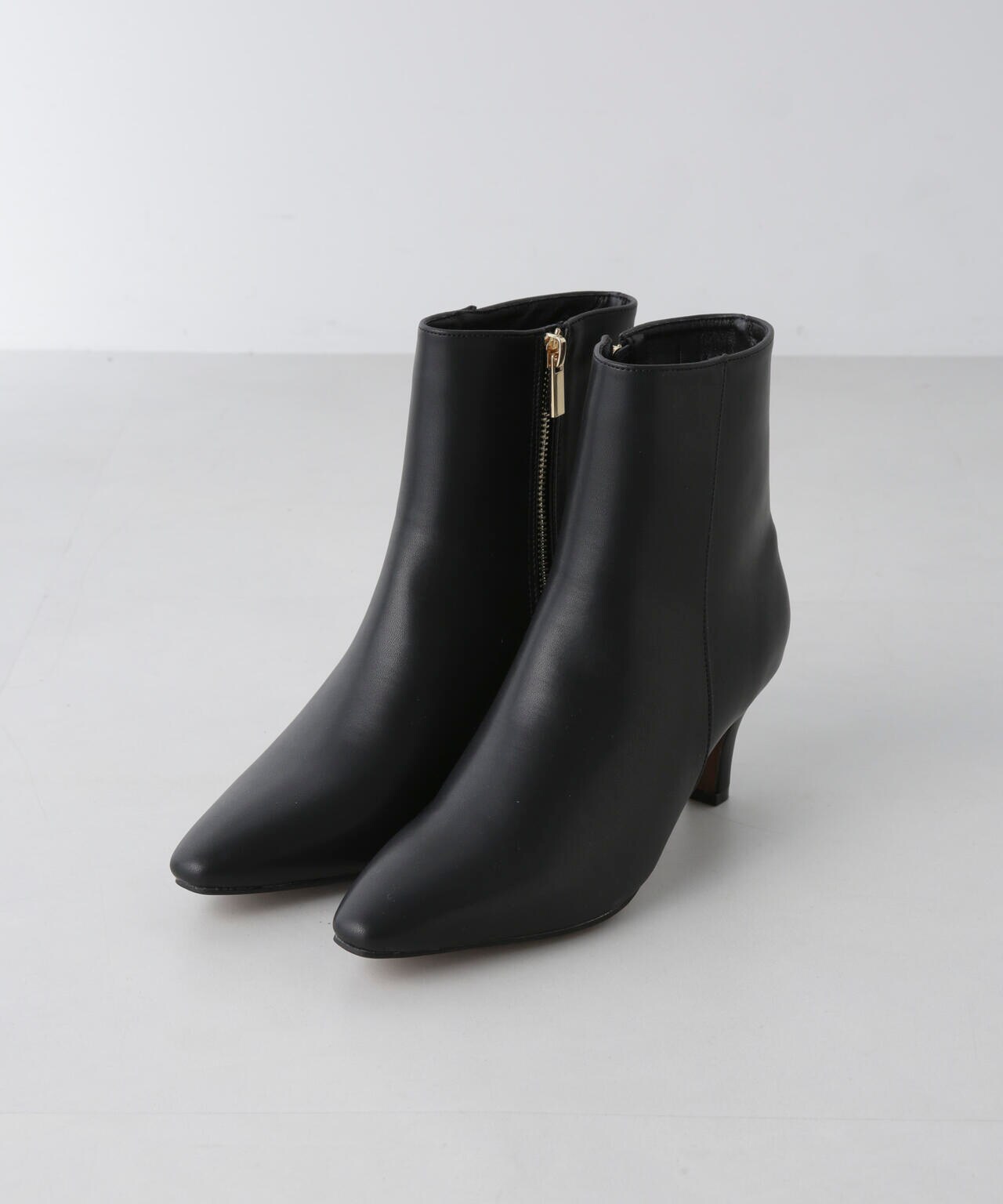 ポインテッドトゥショートブーツ 6694233304