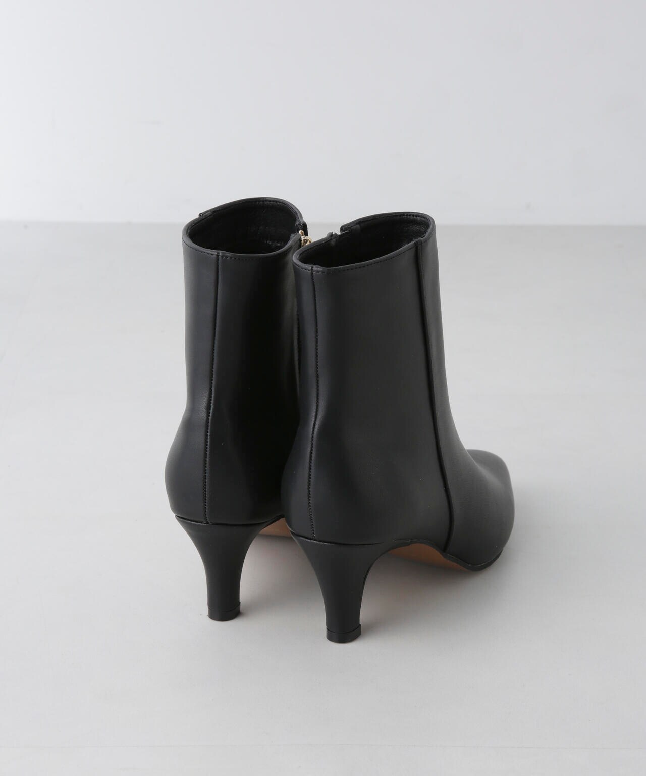 ポインテッドトゥショートブーツ 6694233304