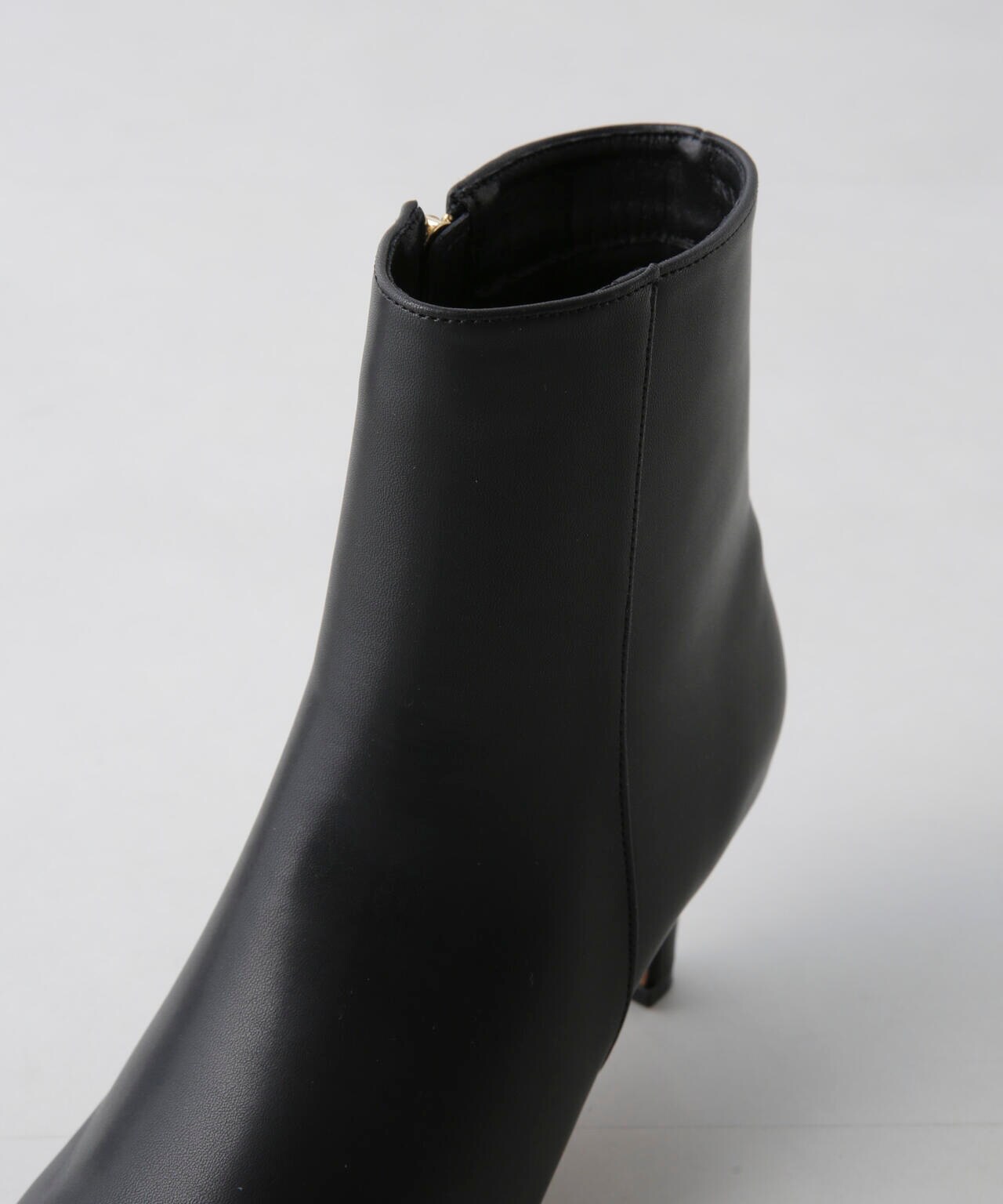 ポインテッドトゥショートブーツ 6694233304