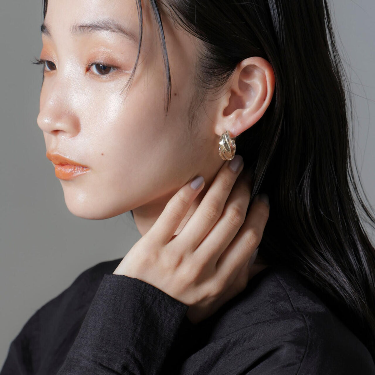 【481】パールビーズとツイストパーツのピアス／イヤリング 6694245302-