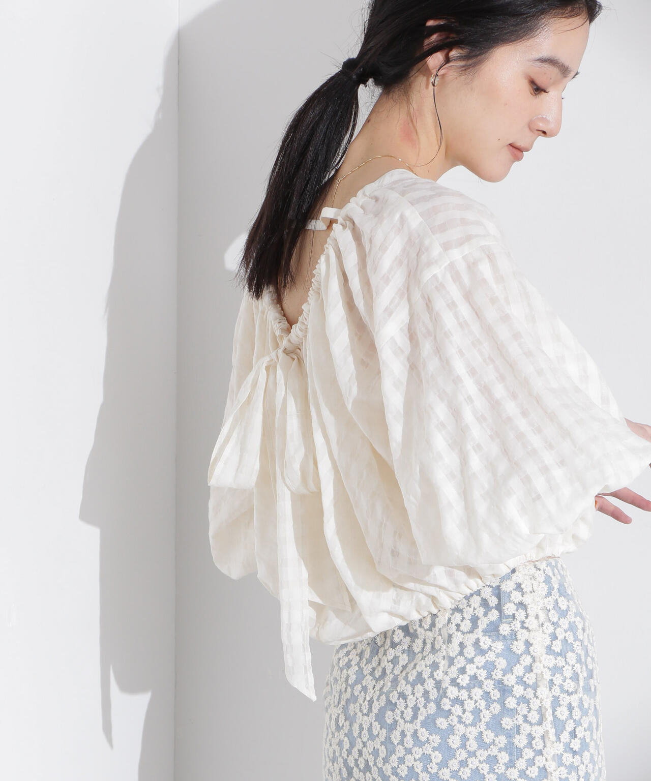 シアーチェックバックオープンバルーンブラウス 6695120314