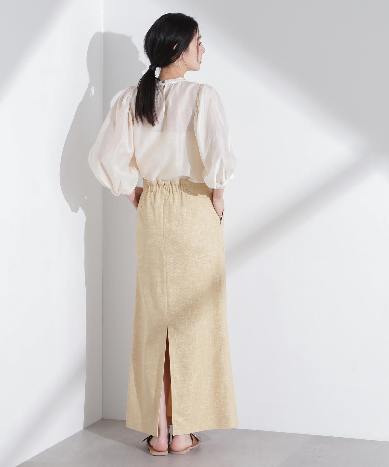 リネン混シアーボリュームスリーブブラウス 6695120317