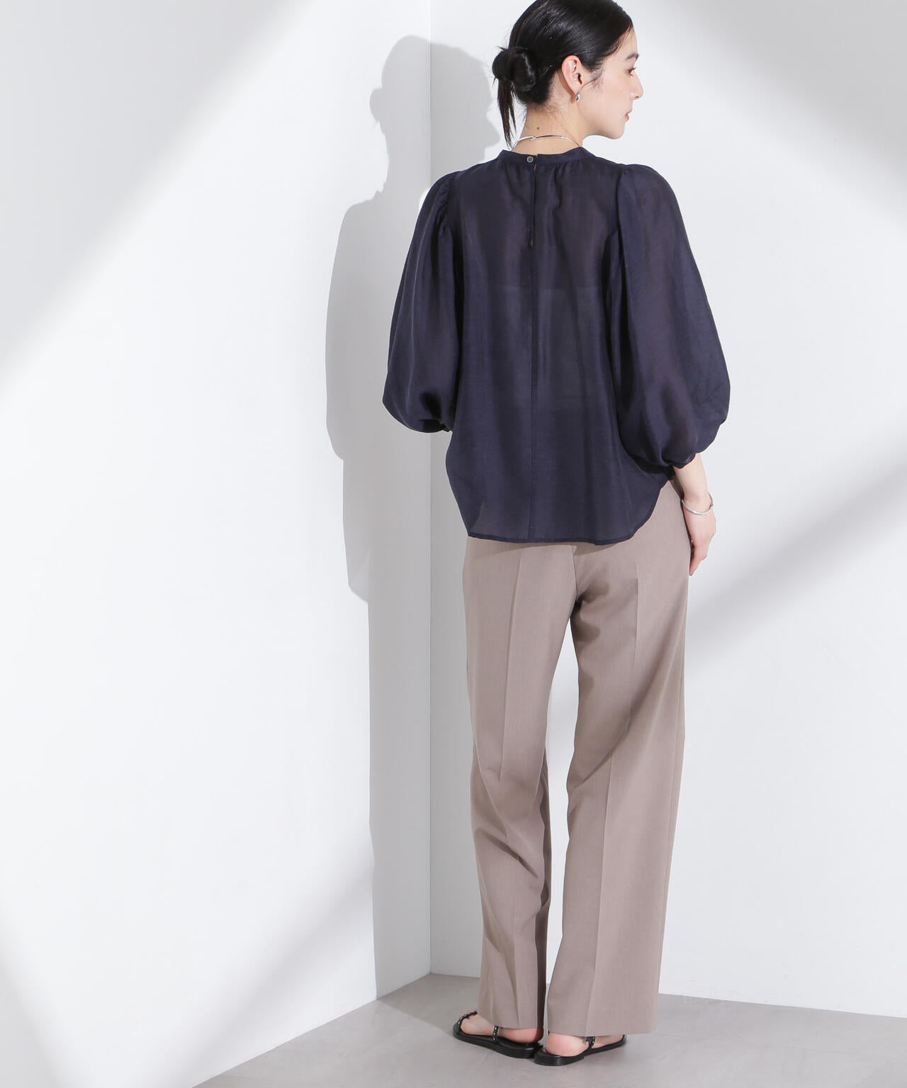 リネン混シアーボリュームスリーブブラウス 6695120317