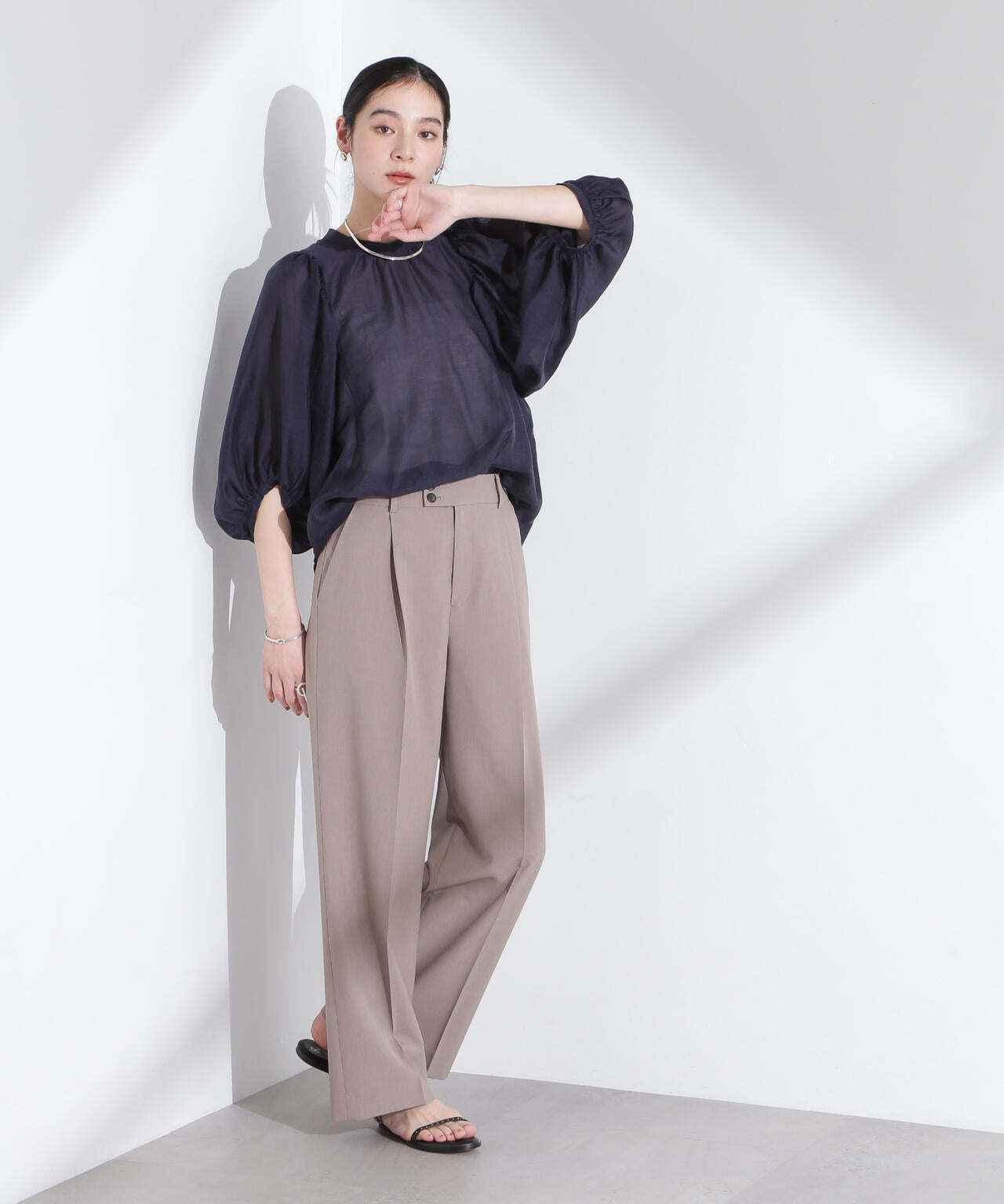 リネン混シアーボリュームスリーブブラウス 6695120317