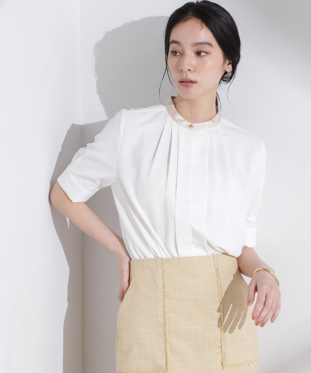 スタンドバイカラー タック ブラウス 半袖