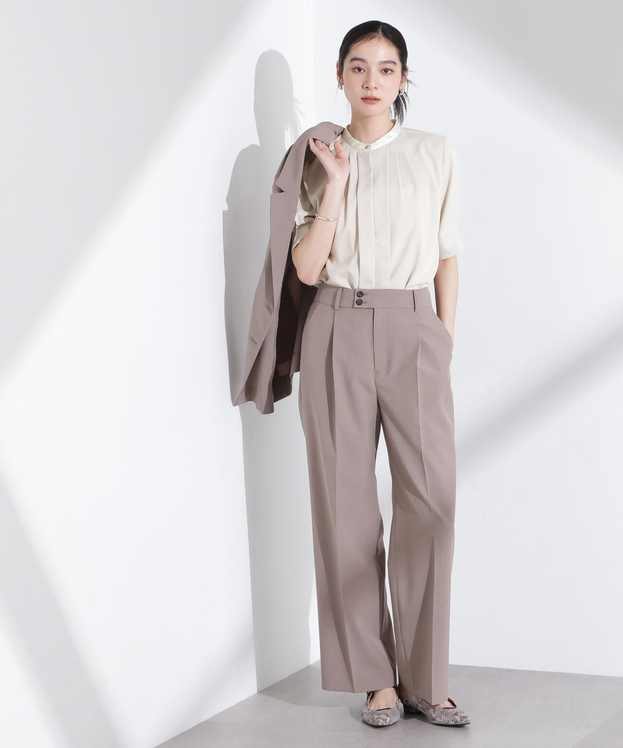 スタンドバイカラータックブラウス 半袖 6695121306