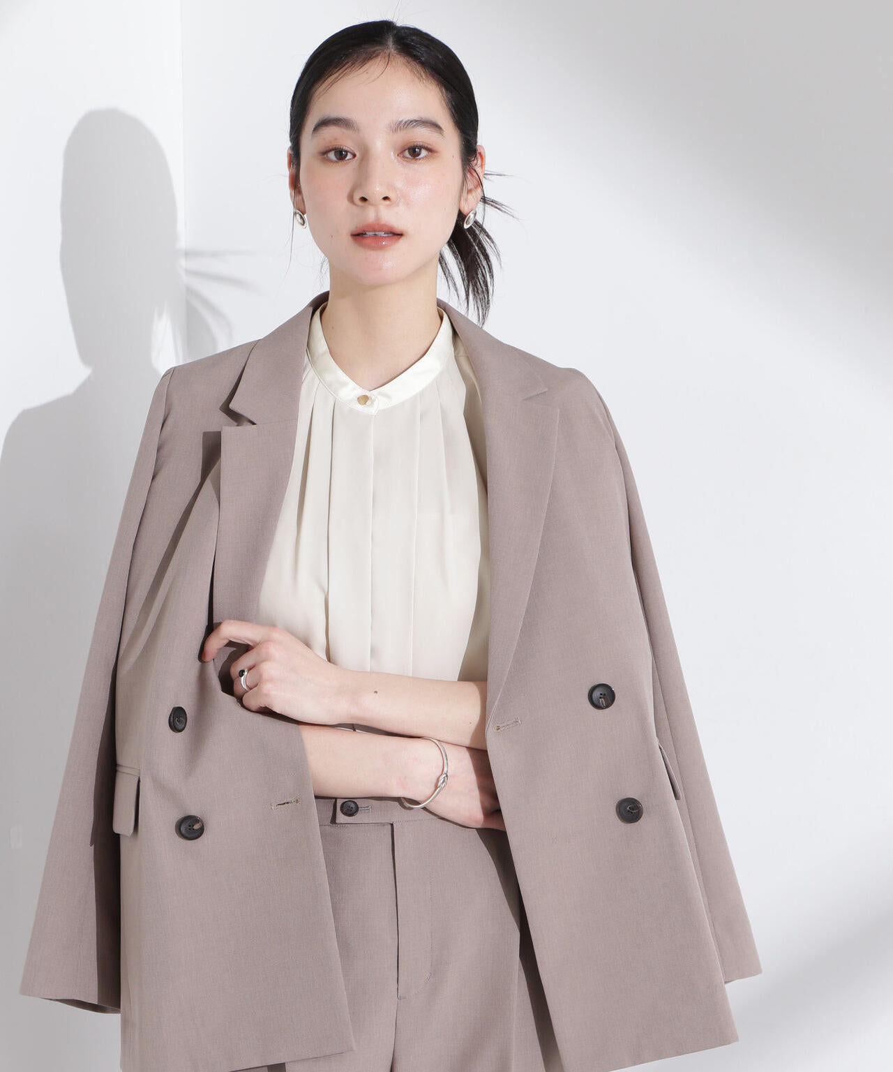 スタンドバイカラータックブラウス 半袖 6695121306