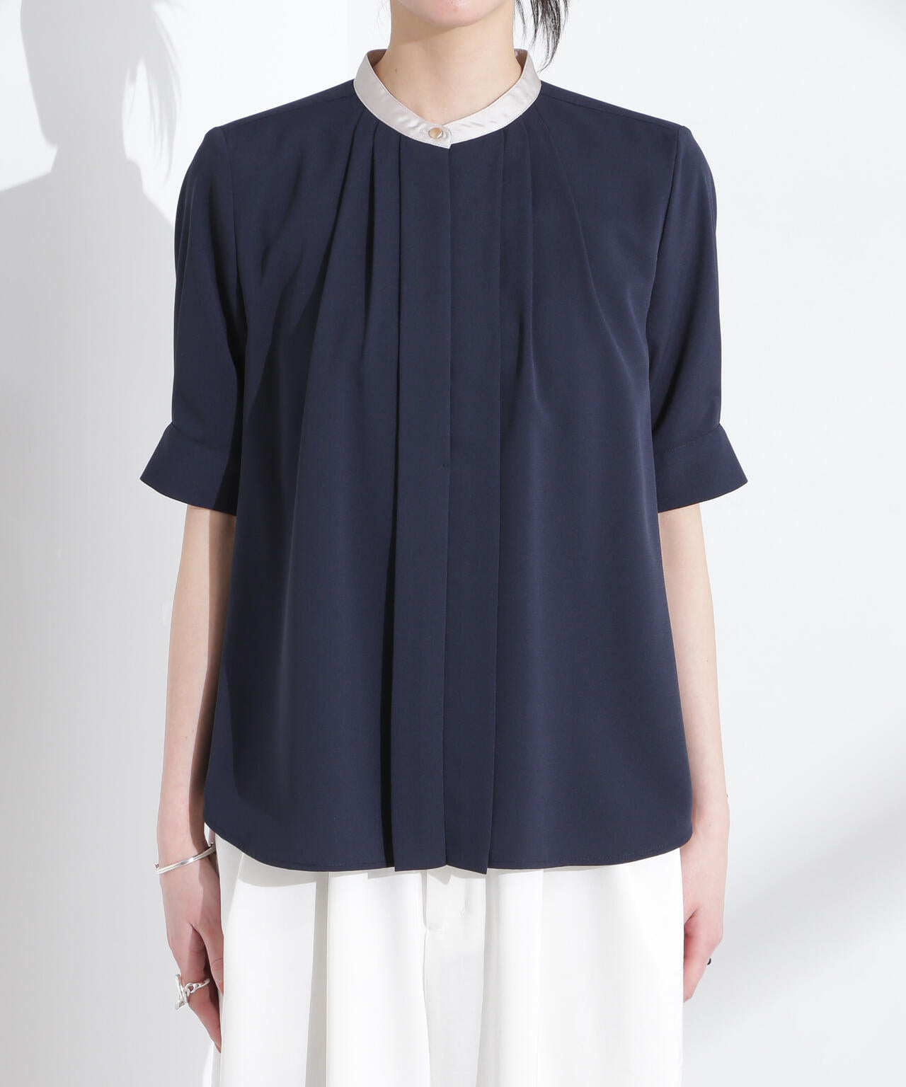 スタンドバイカラータックブラウス 半袖 6695121306