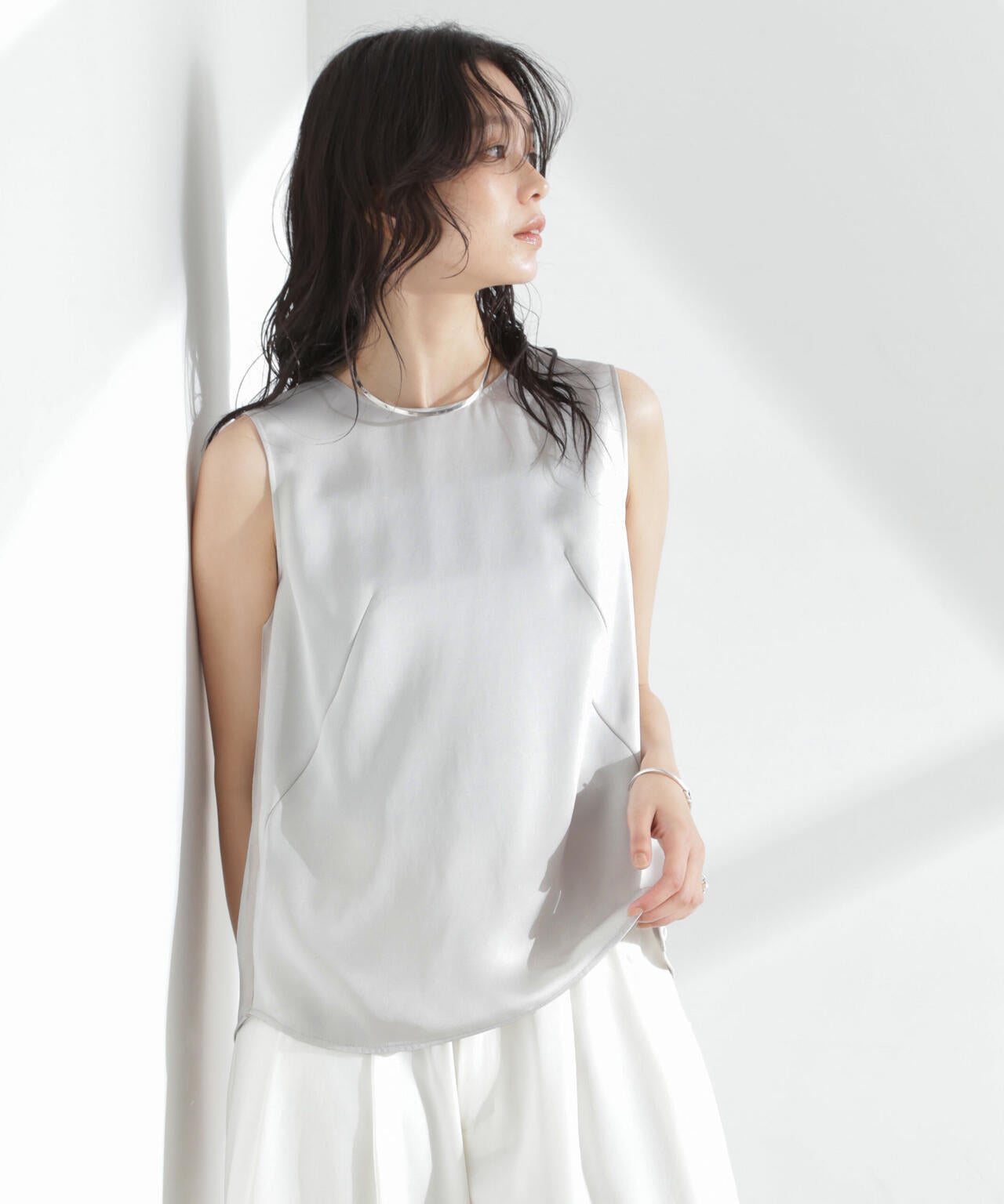 ダブルサテンノースリーブ トップス