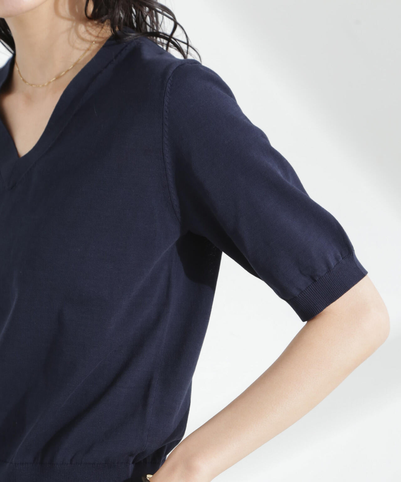 TEKNICO GIZAコットンVネックコンパクトニット 6695122313