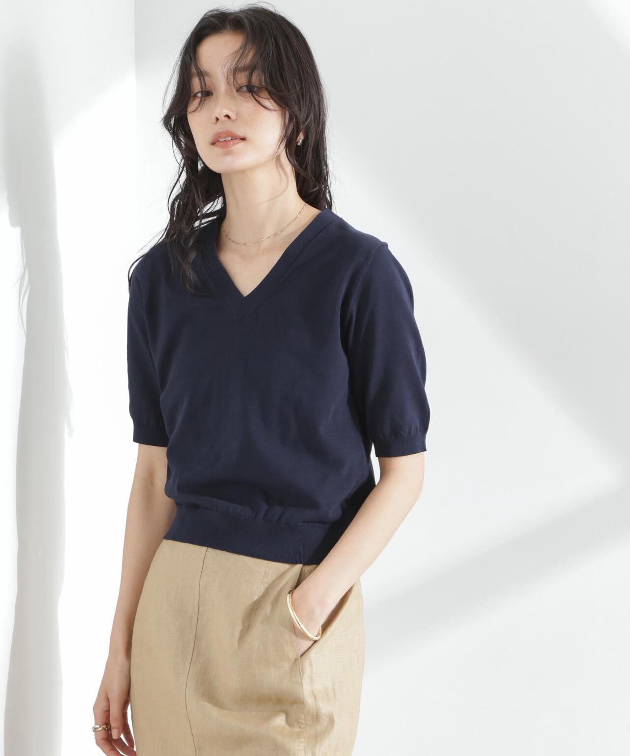 TEKNICO GIZAコットンVネックコンパクトニット 6695122313