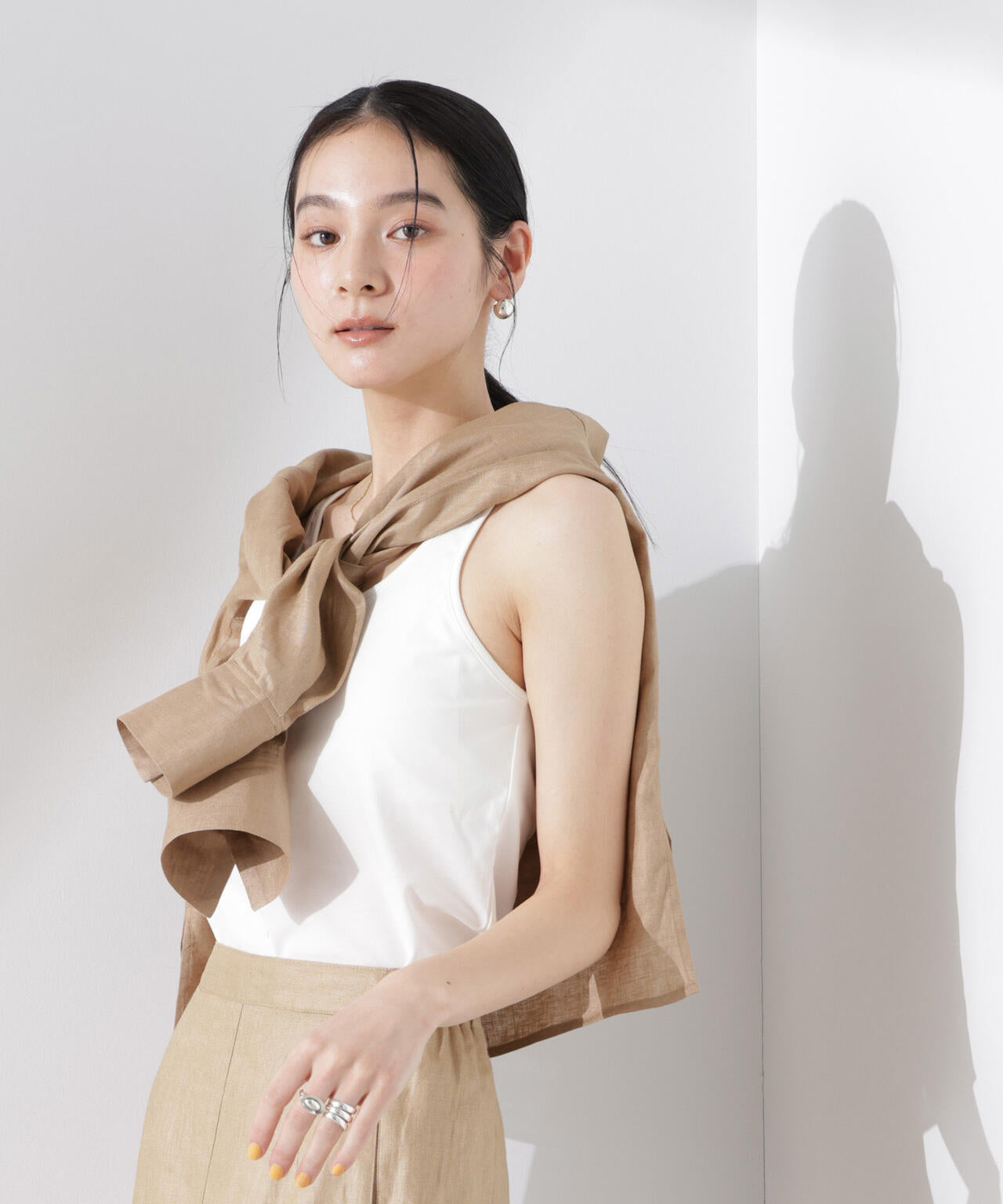 ストレッチ ポンチカップ付き バックオープン タンクトップ