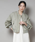 カーキベージュ