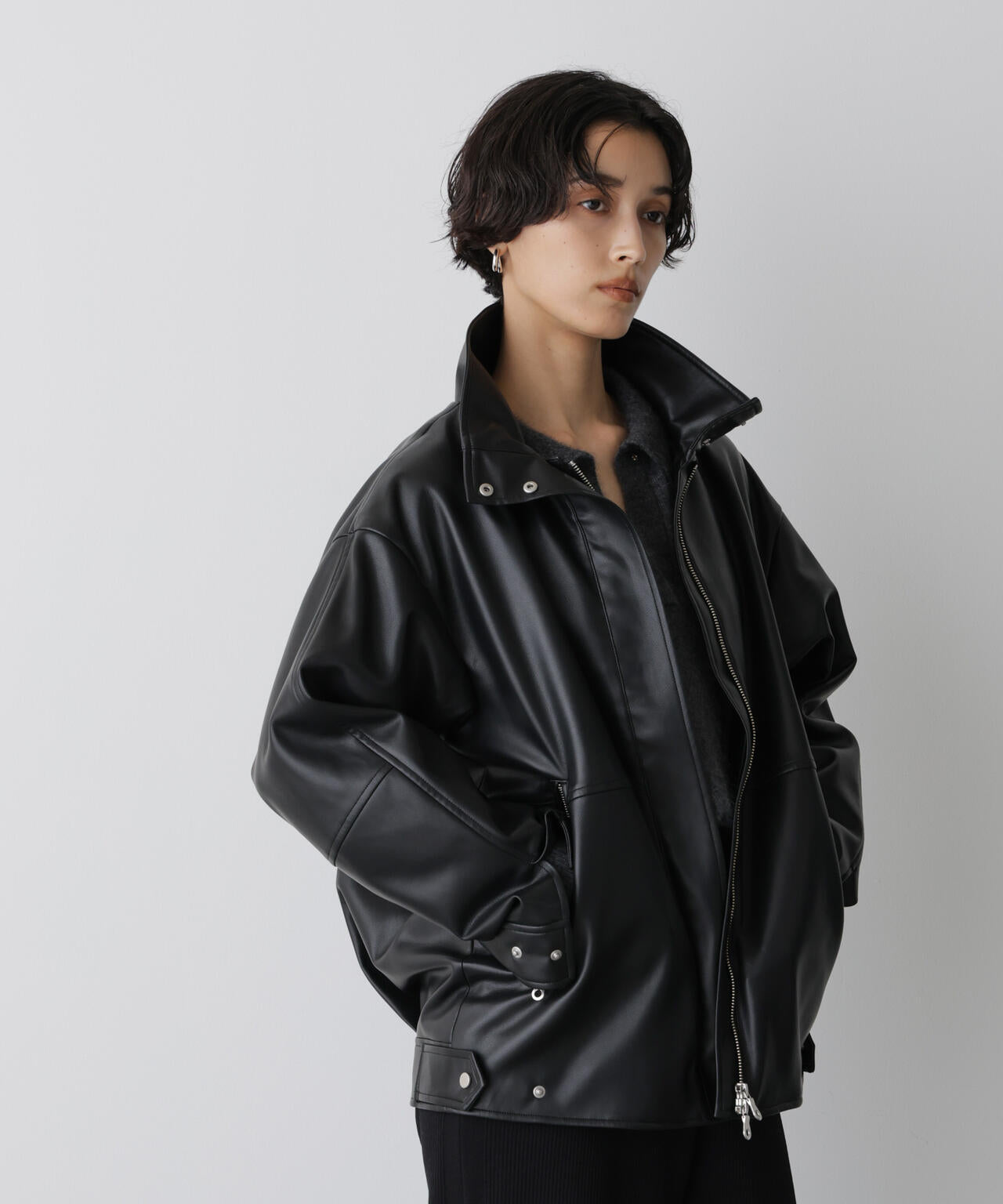 「STEVELOUR」スタンドフェイクレザージップブルゾン 6695216311