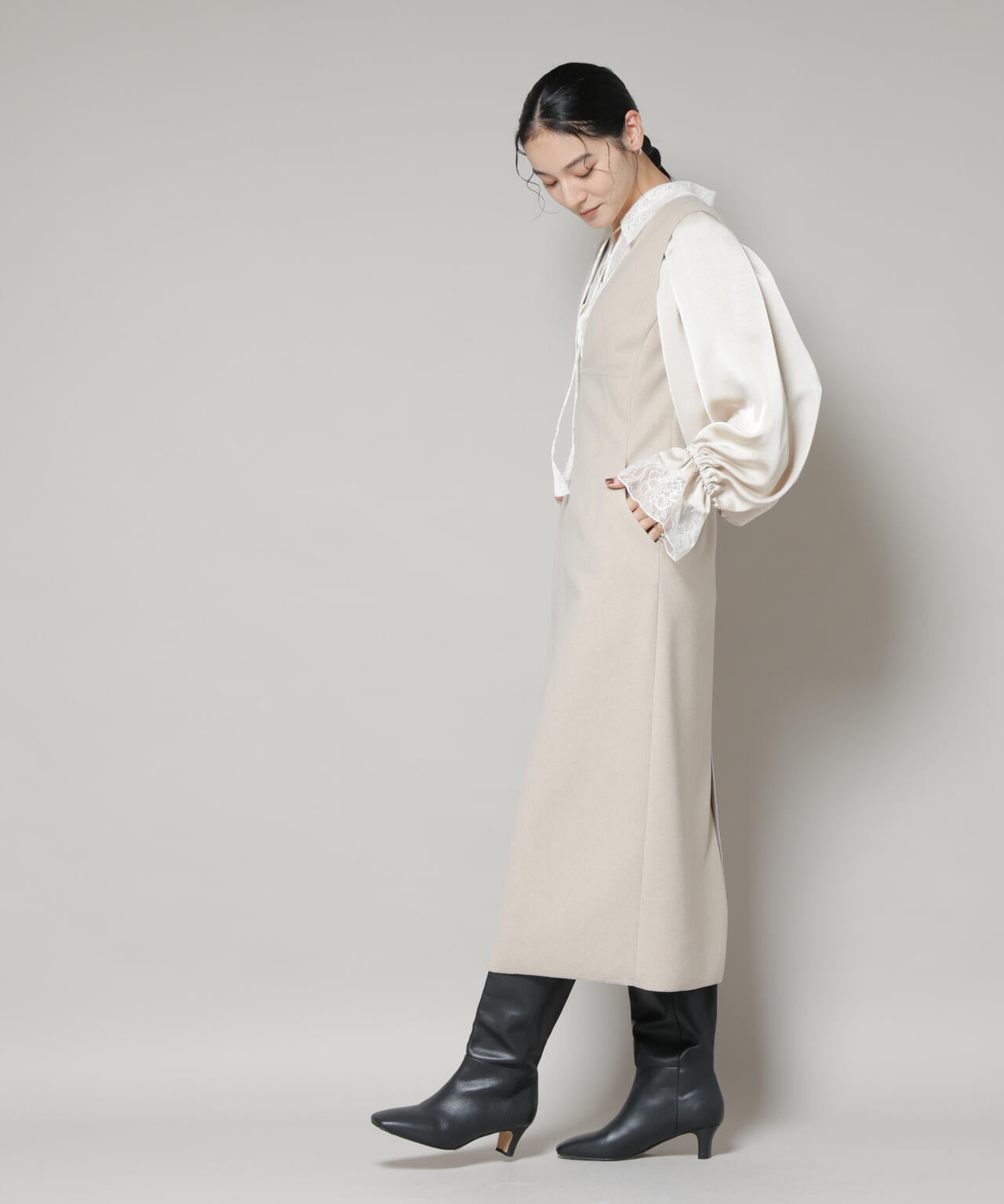 ニードルジャージーVネックワンピース 6695219320