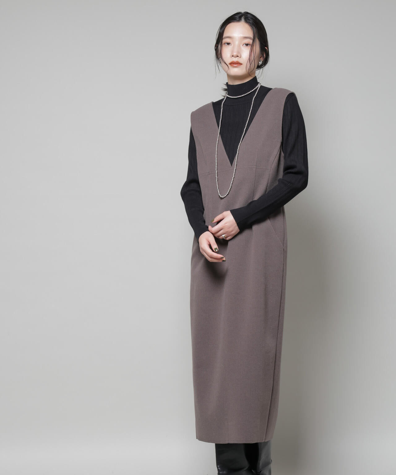 ニードルジャージーVネックワンピース 6695219320