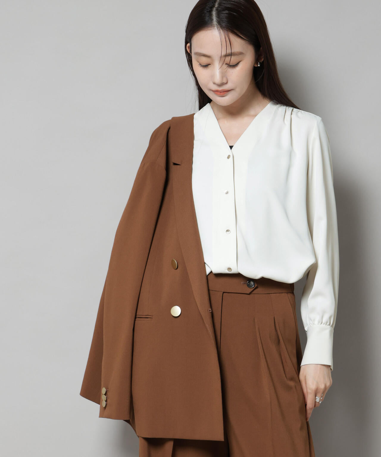 フロントボタン Vネック ブラウス