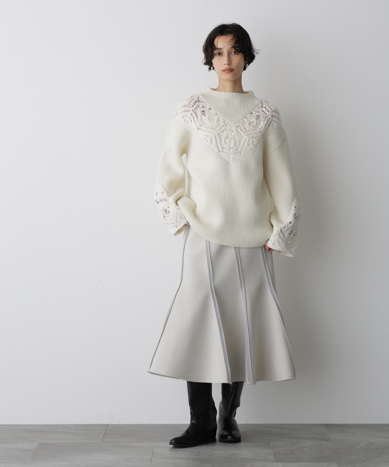 極美品 モラビト 半袖 ニット ビーズ レース フリル ケーブル編み 白ホワイト 極美品 モラビト 半袖 ニット ビーズ レース フリル ケーブル編み 白