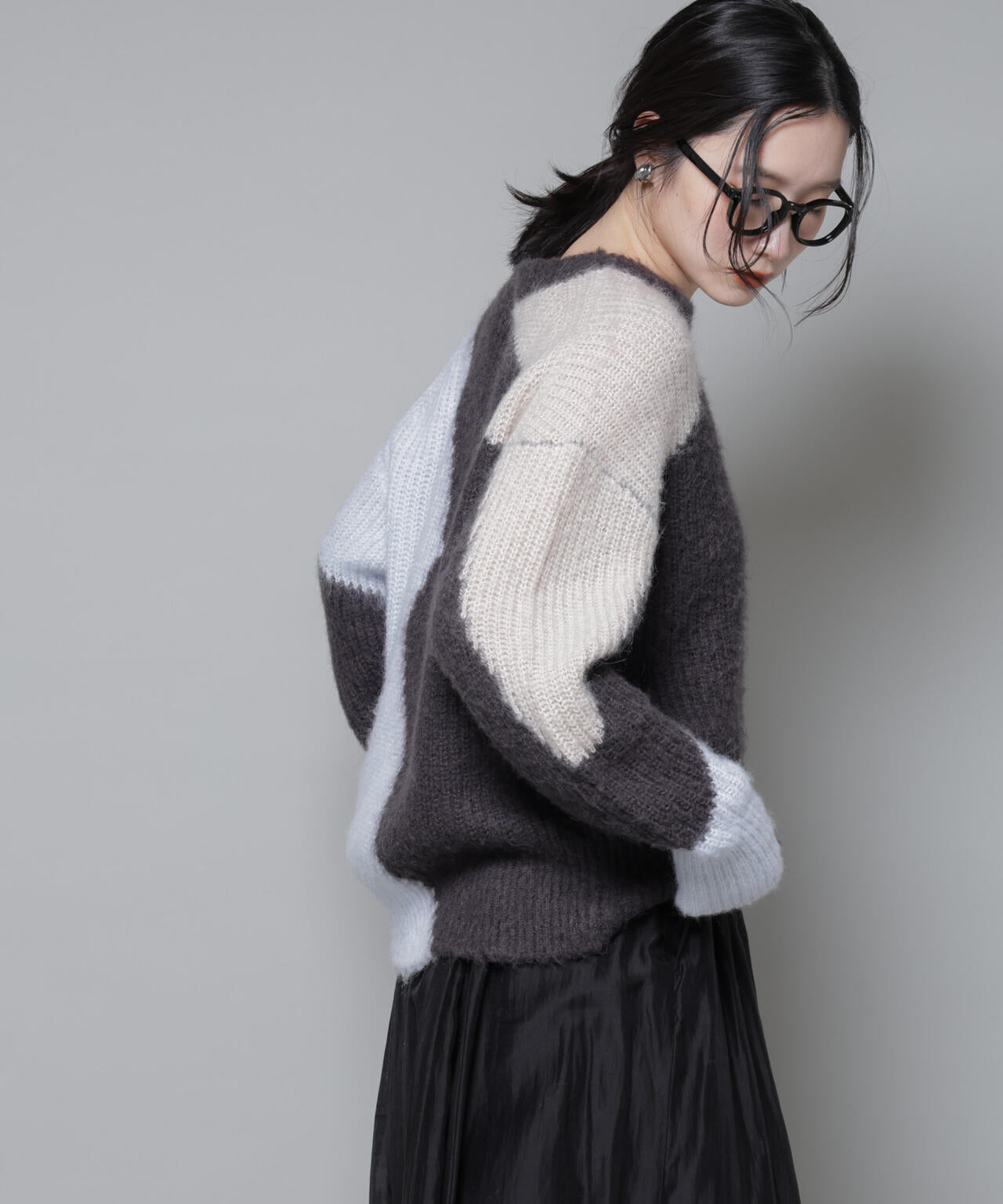 モヘヤ起毛カーブパターンブロッキングニット 6695222337