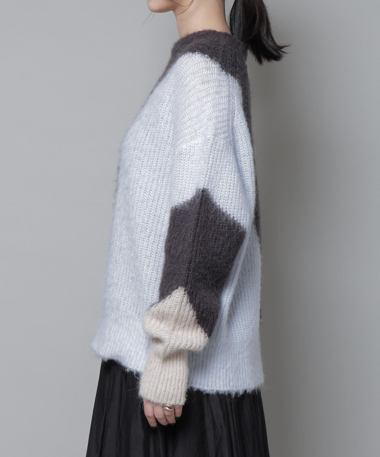 モヘヤ起毛カーブパターンブロッキングニット 6695222337