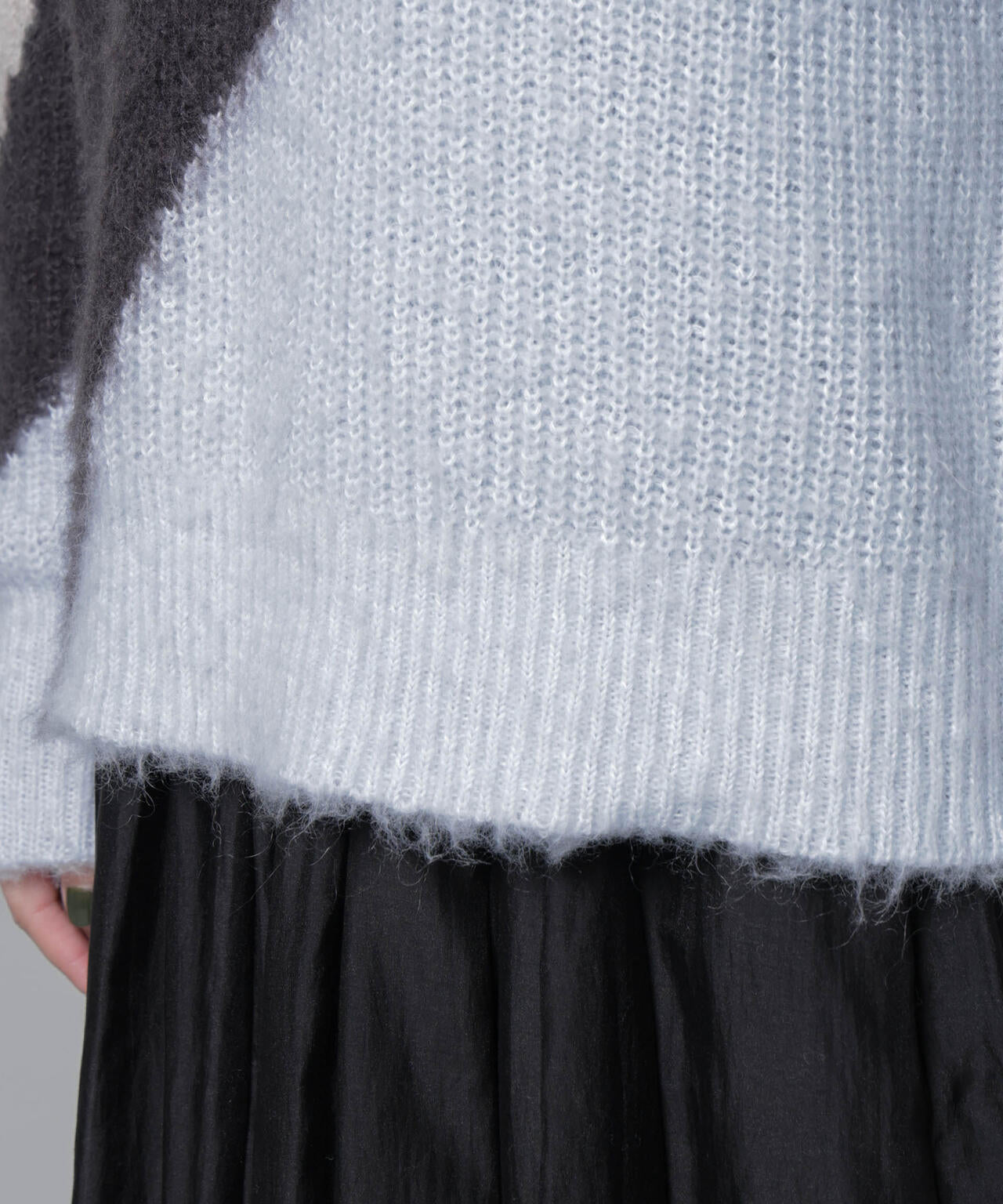 モヘヤ起毛カーブパターンブロッキングニット 6695222337