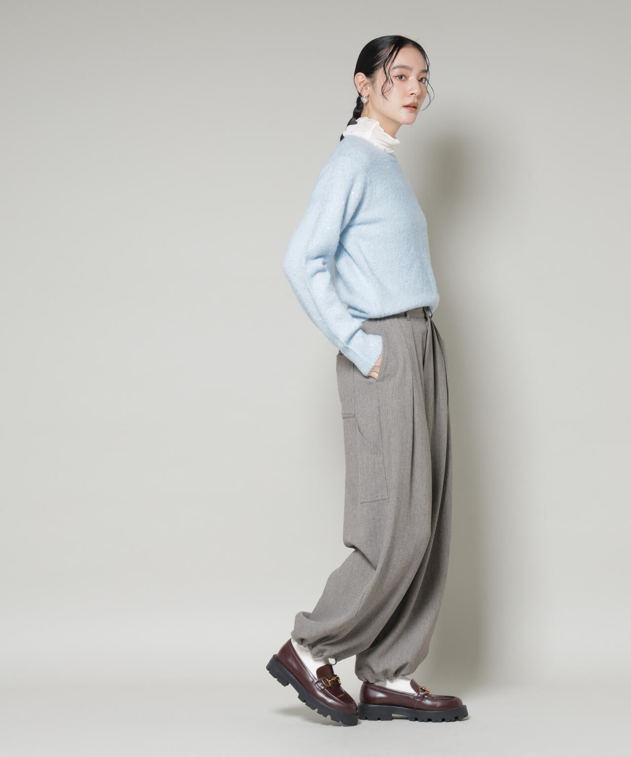 スパンコールフェザーニットプルオーバー 6695222343