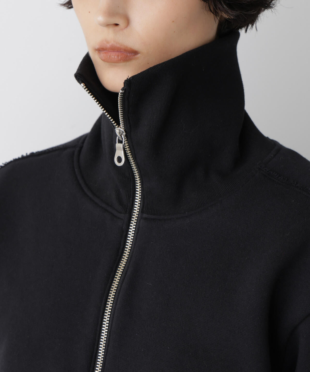 「STEVELOUR」コンパクトダブルジップスウェット 6695223310