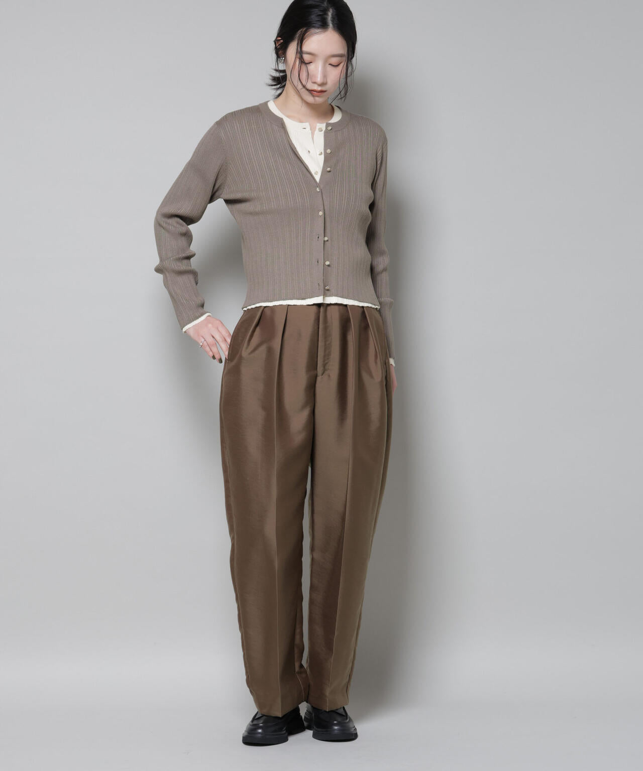 ハンドメイド　バレルパンツ　ウールリネン　杢ブラウン ツイル ウェーブ タック バレルパンツ