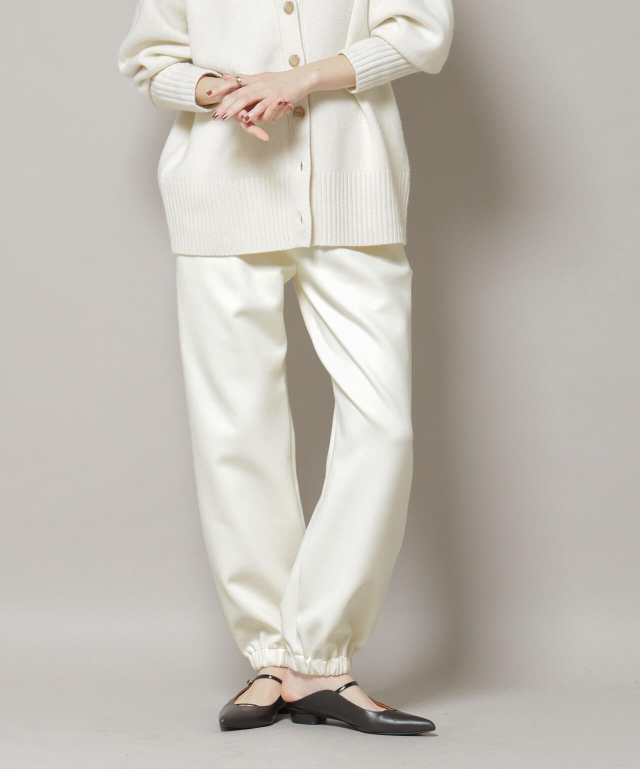 ダンボール ジョガー パンツ