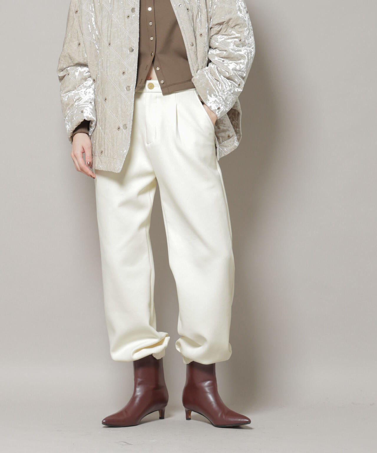 ダンボール ジョガー パンツ