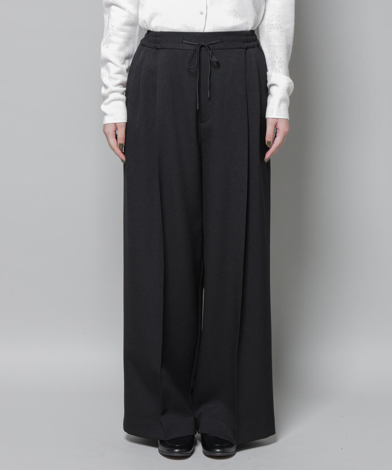 ひ。ページ ストレッチサージ ピンタック イージー ワイドパンツ ( セットアップ 可)