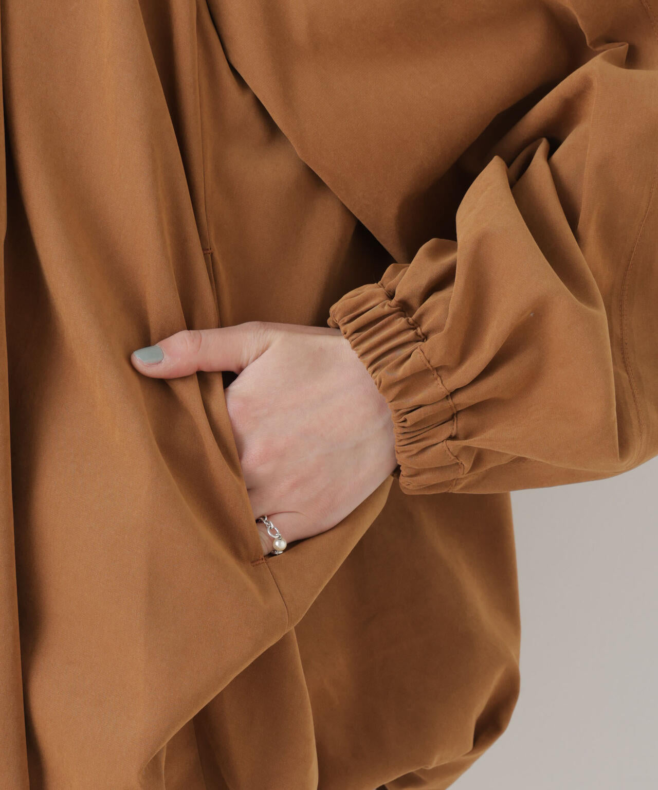 ライトスエードギャザーバルーンブルゾン 6696112301