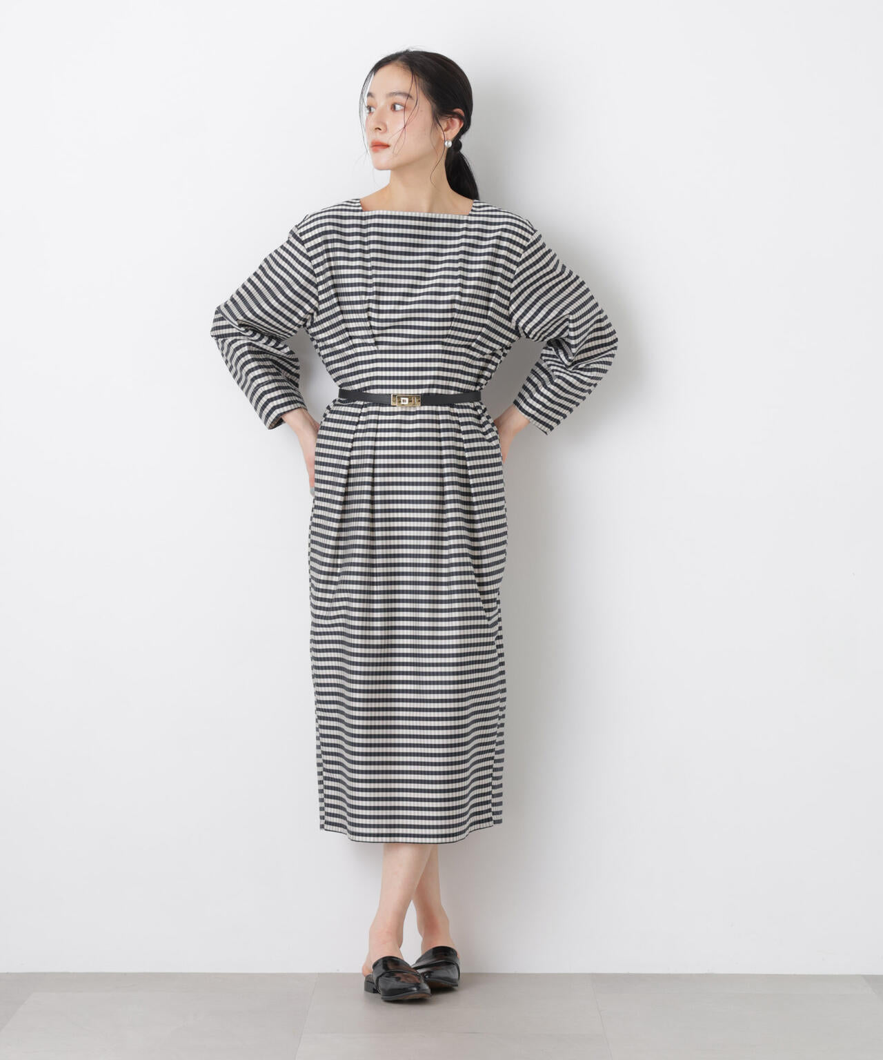 コンストラクテッドシェイプチェックワンピース 6696119306