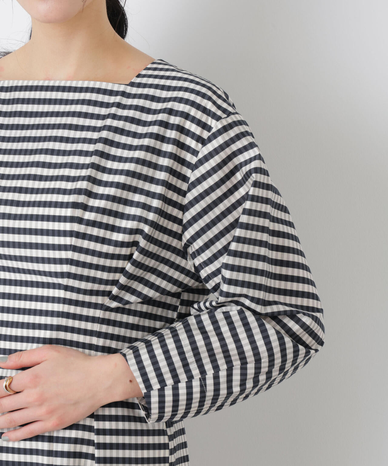 コンストラクテッドシェイプチェックワンピース 6696119306