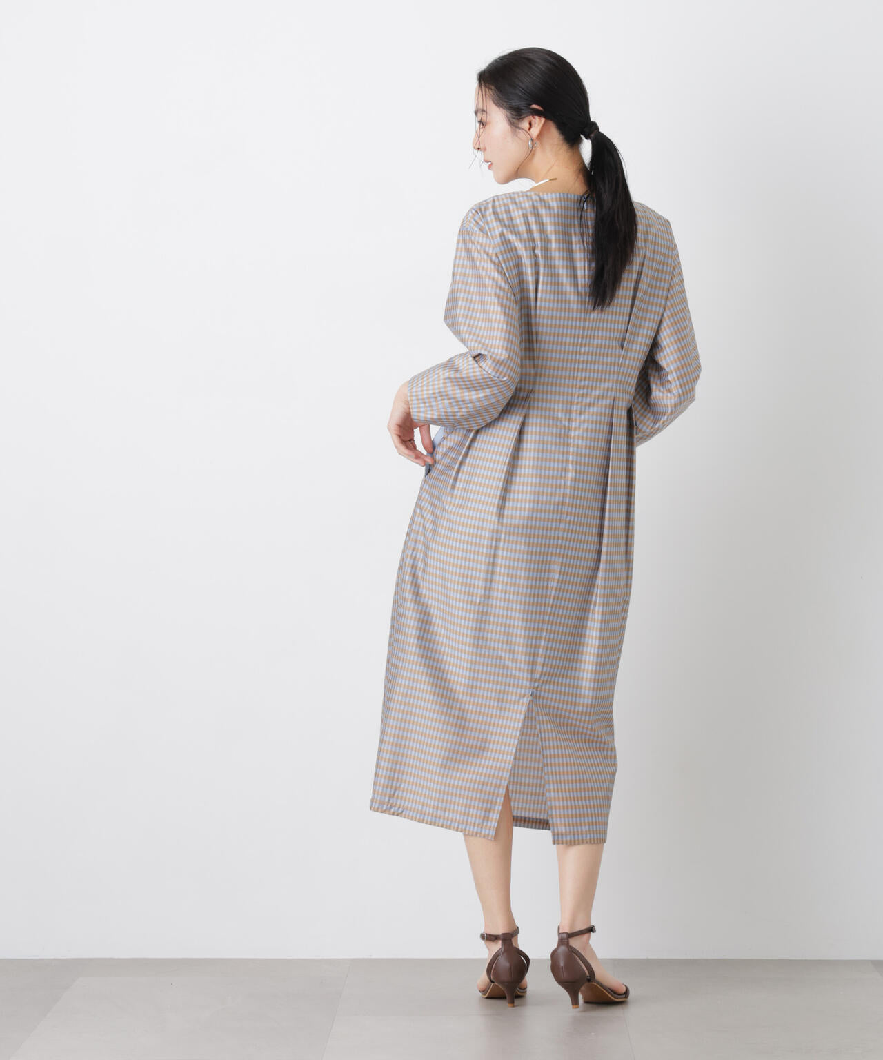 コンストラクテッドシェイプチェックワンピース 6696119306