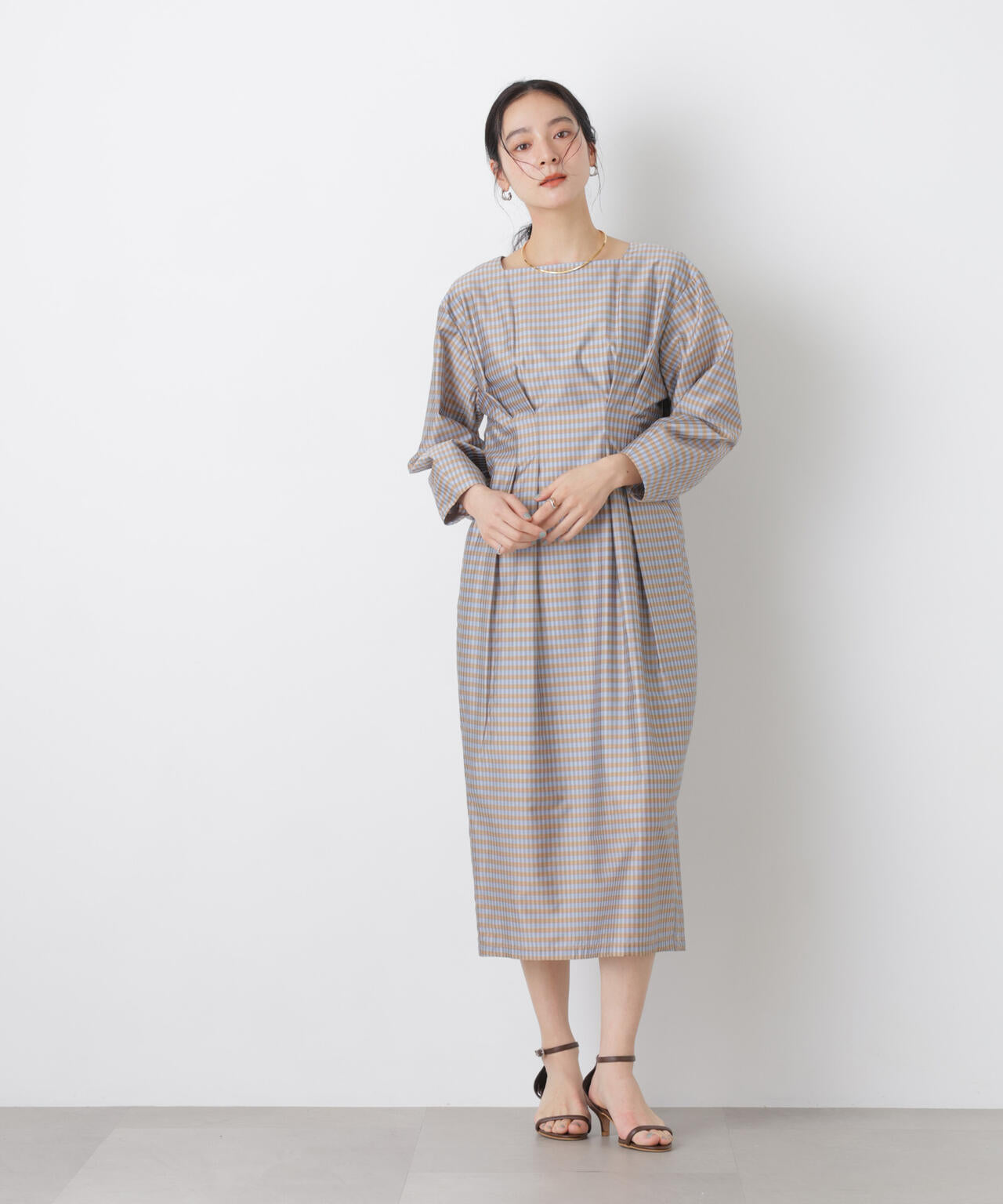 コンストラクテッドシェイプチェックワンピース 6696119306