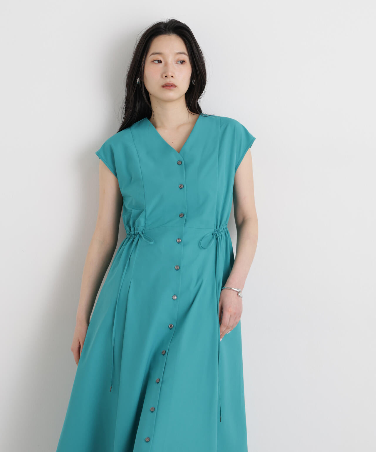 168cm　B:80 W:61 H:88 着用サイズ：M