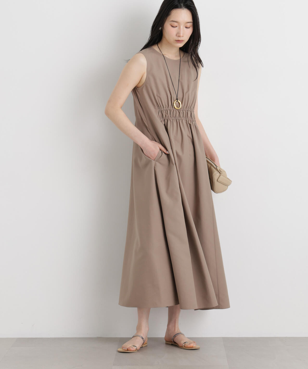 168cm　B:80 W:61 H:88 着用サイズ：M