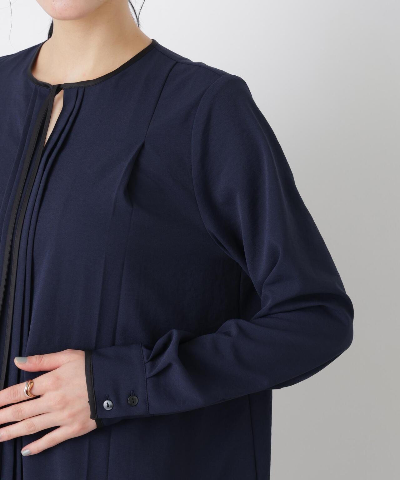 新品タグ付 袖リボンブラウス ネイビー 春SALE】ビッグ衿リボンブラウス｜KarLParkLane Style ONLINE SHOP