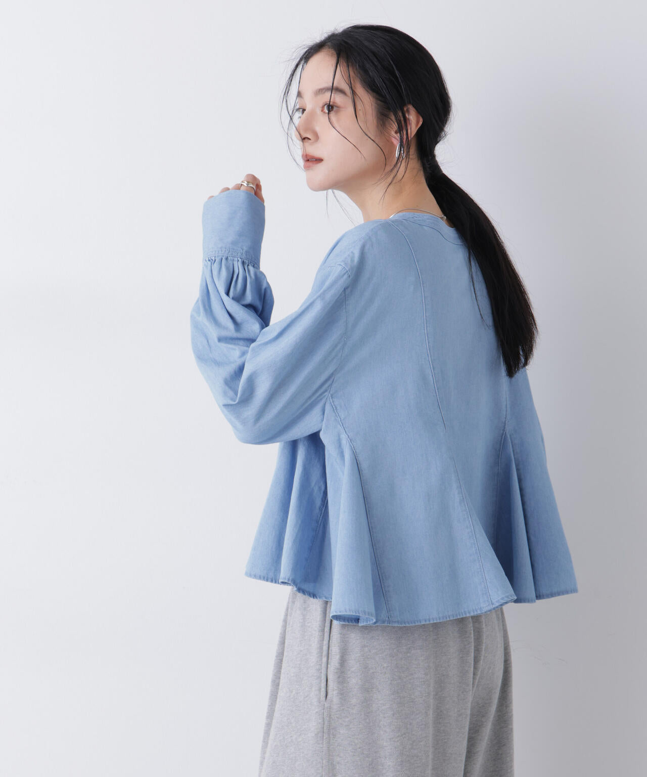 ライトデニムフレアブラウス 6696120312