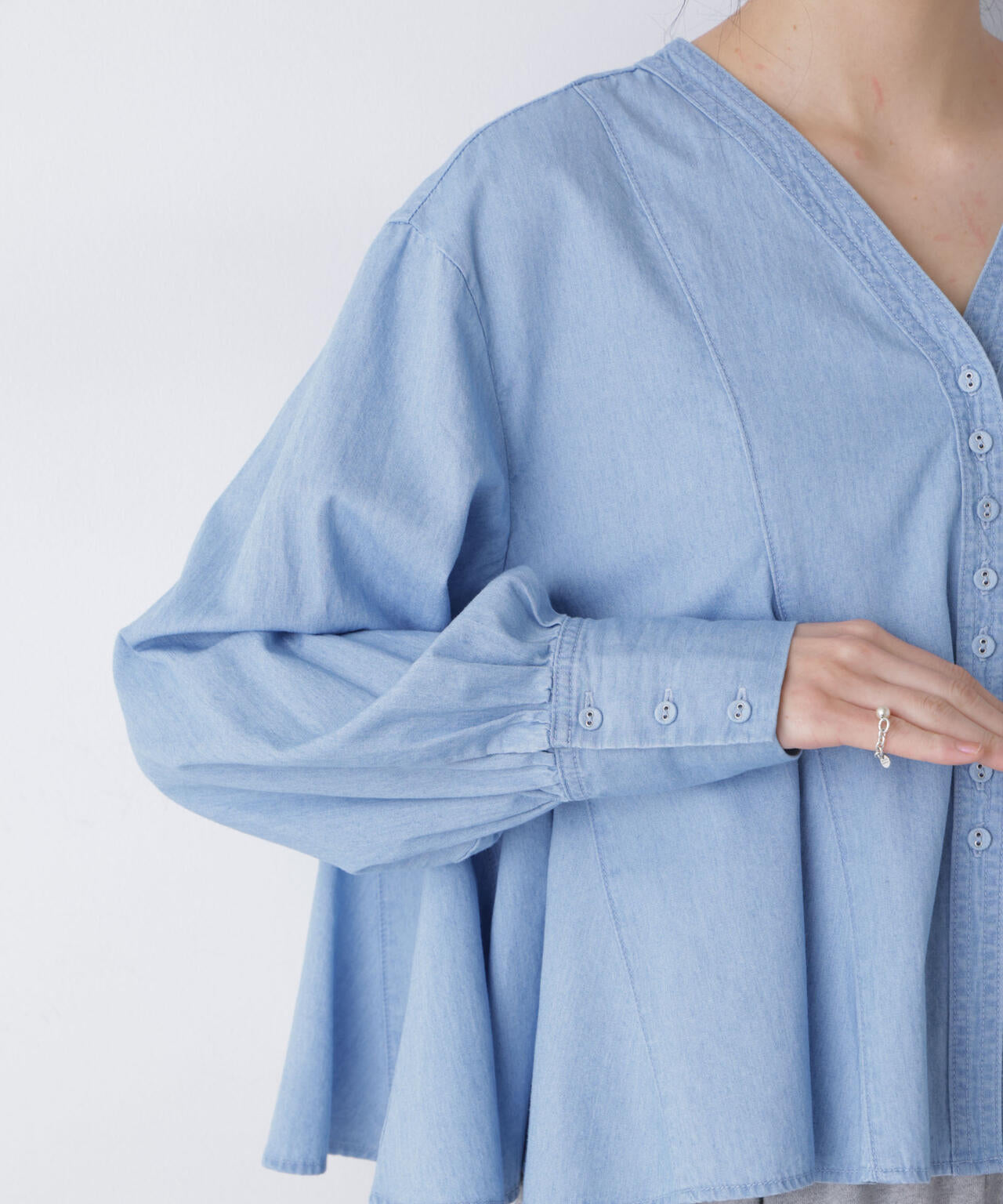 ライトデニムフレアブラウス 6696120312