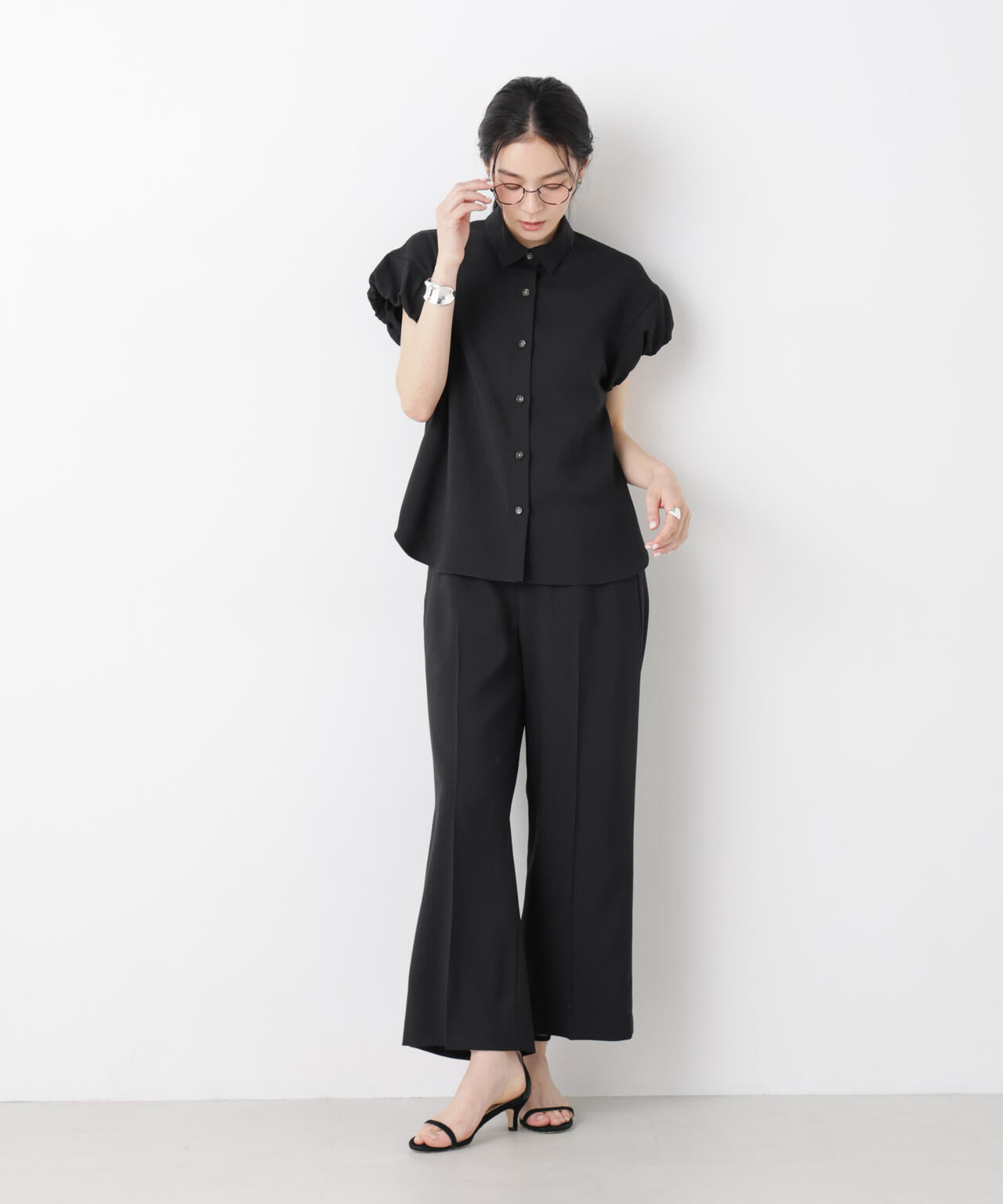 美品　EVERYDAY I LIKE. ボリュームスリーブブラウス　ギャザー　黒 バーズアイ ギャザー ボリュームスリー ブブラウス ( セットアップ 可)
