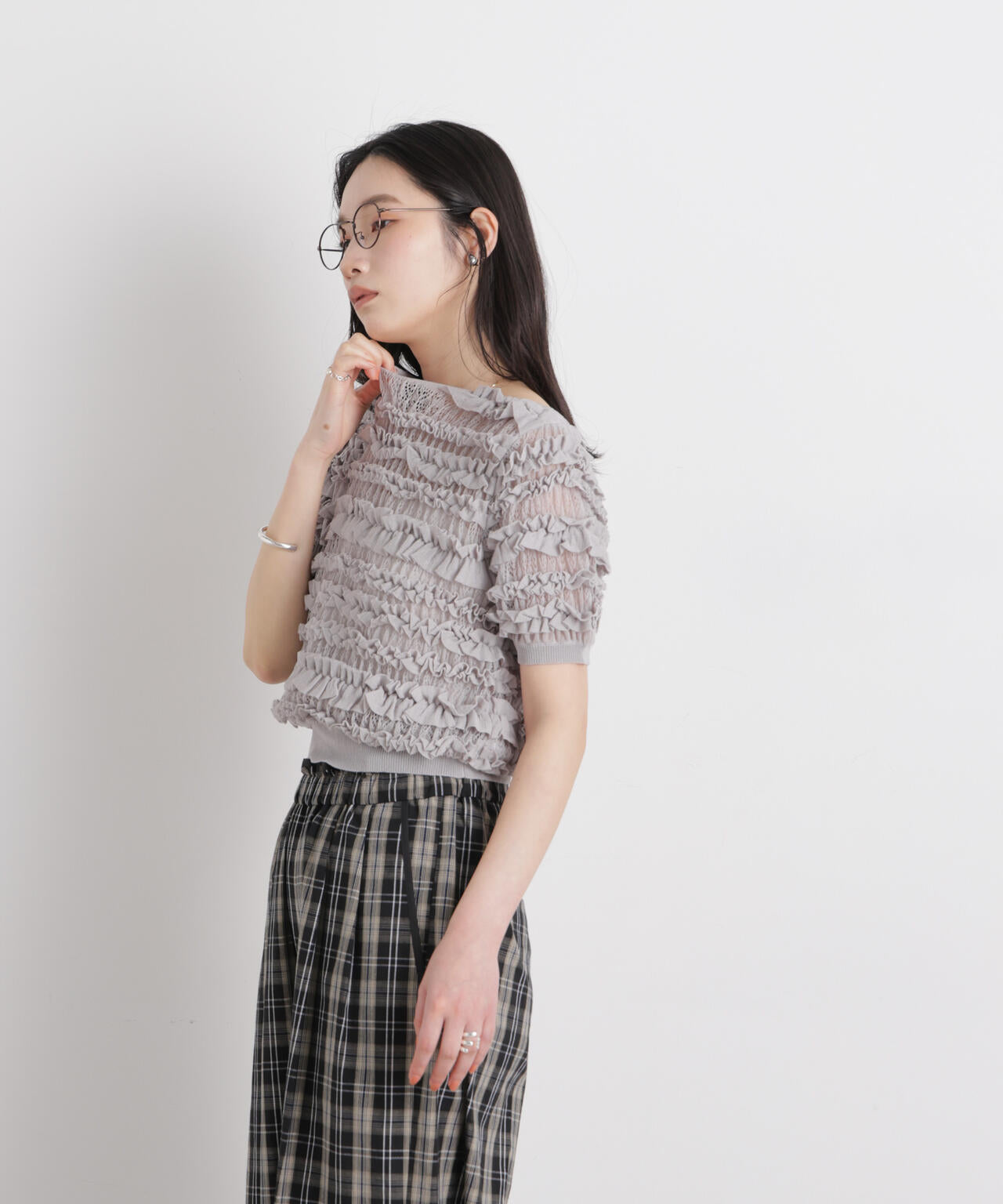 フリルシャーリングコンパクトニット 6696122316