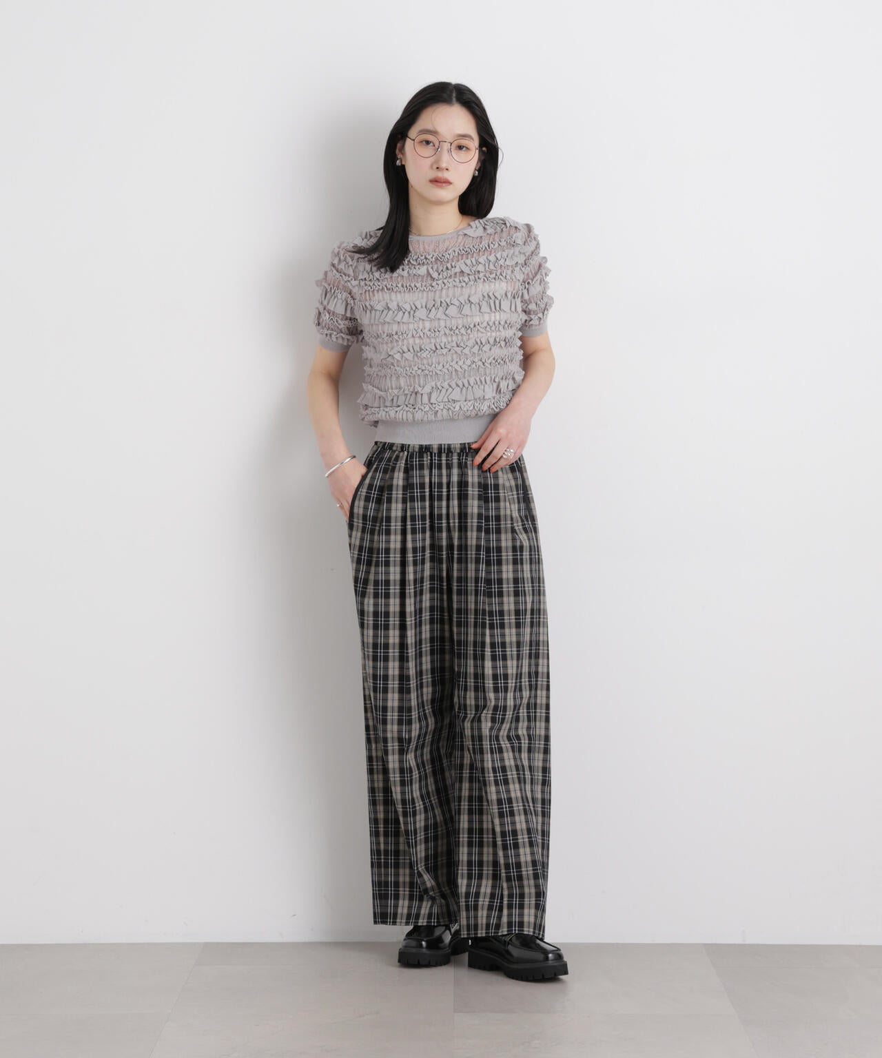 フリルシャーリングコンパクトニット 6696122316