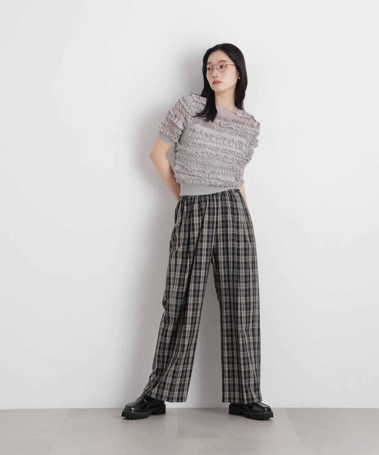 フリルシャーリングコンパクトニット 6696122316