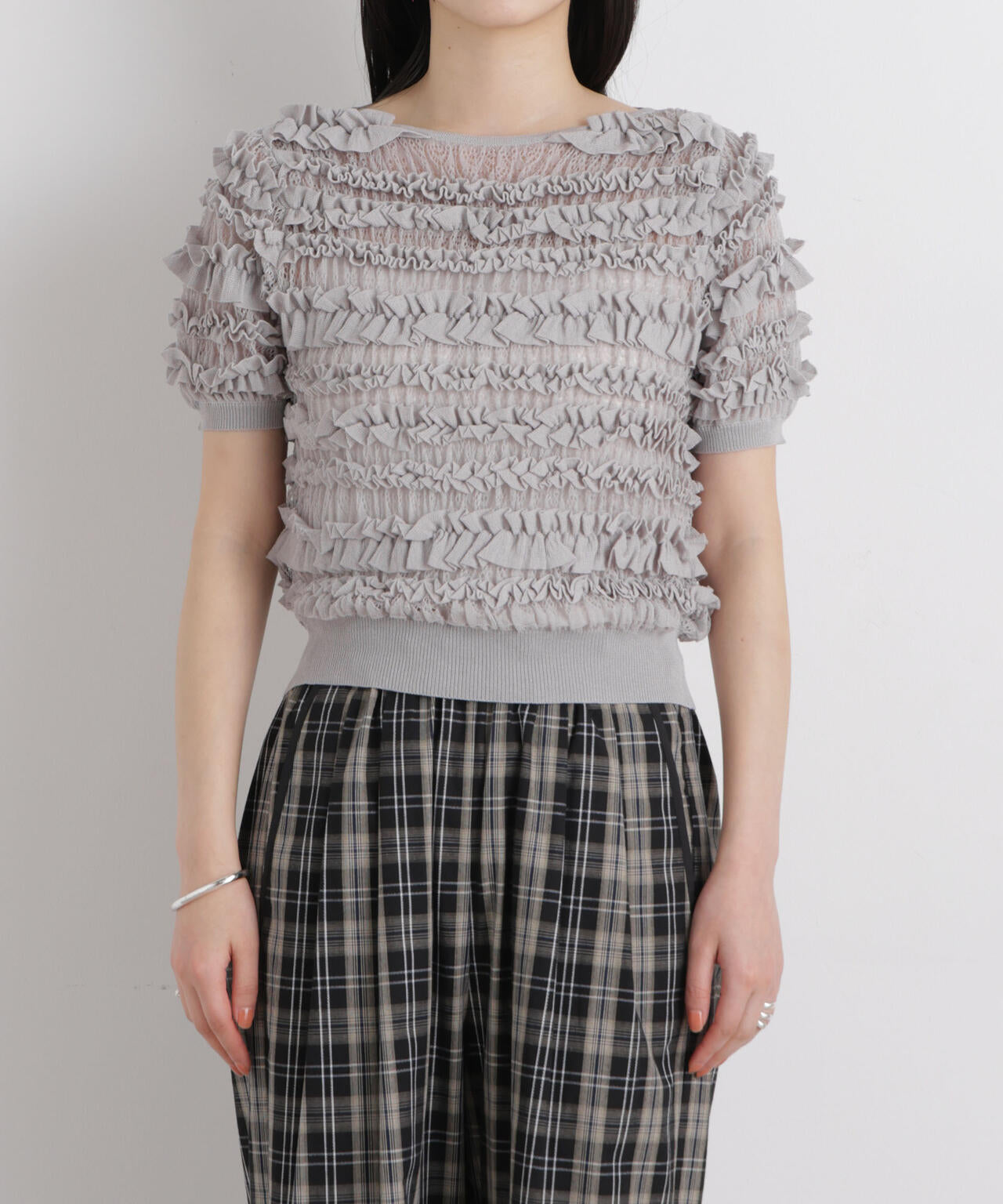 フリルシャーリングコンパクトニット 6696122316