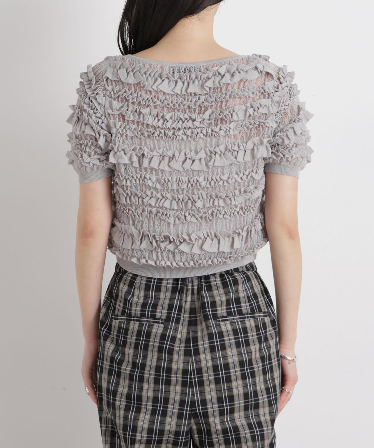 フリルシャーリングコンパクトニット 6696122316