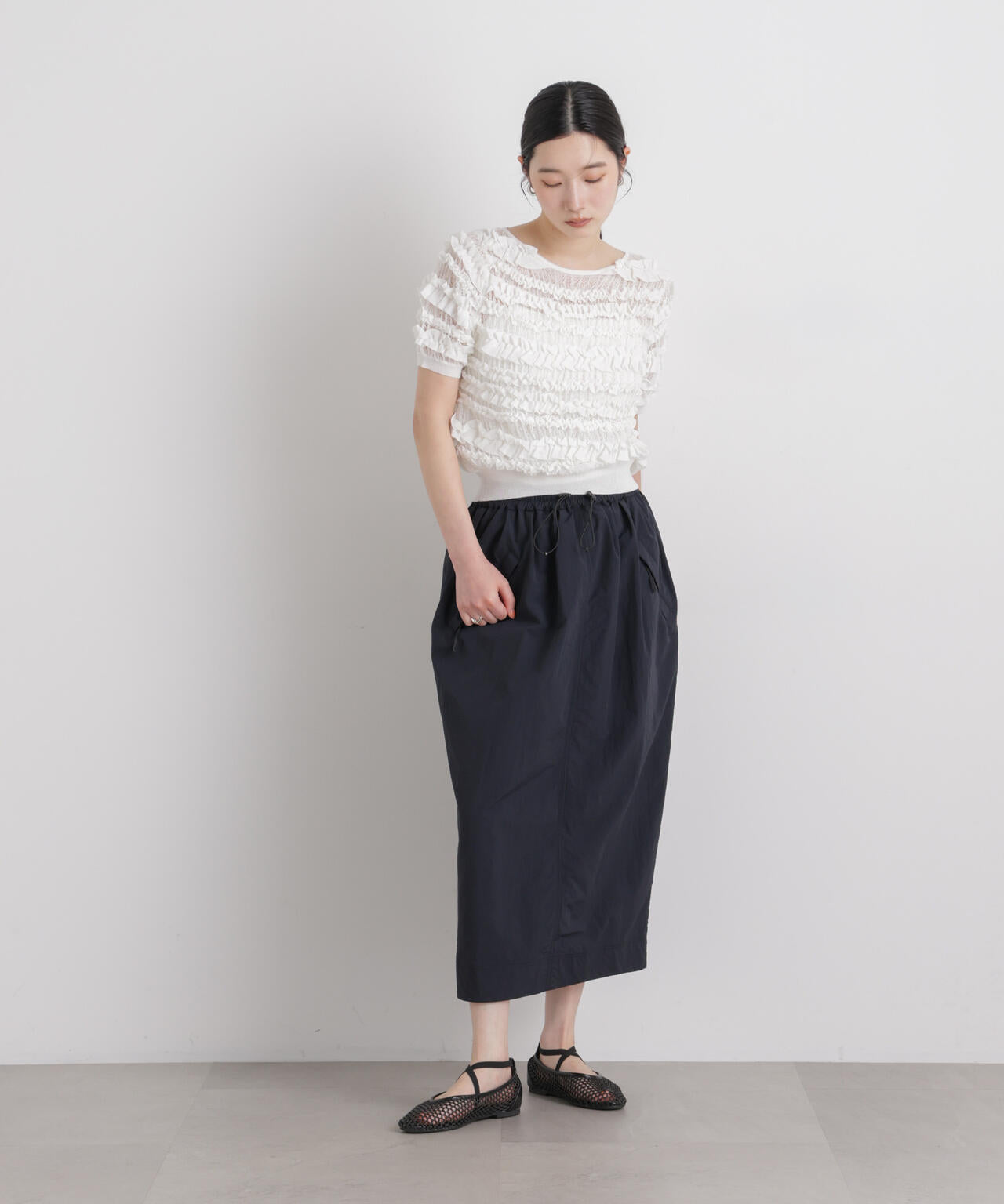 フリルシャーリングコンパクトニット 6696122316