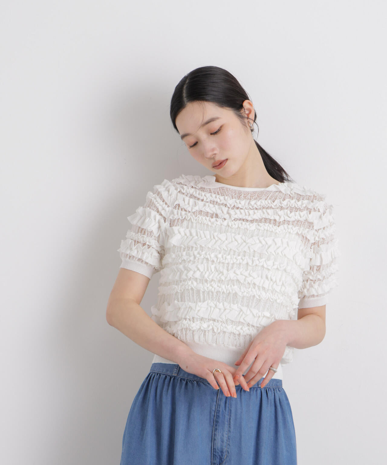 フリルシャーリングコンパクトニット 6696122316